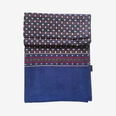 KAST PE - Bufanda Doble Capa Bruno Azul Suave con diseño geometrico