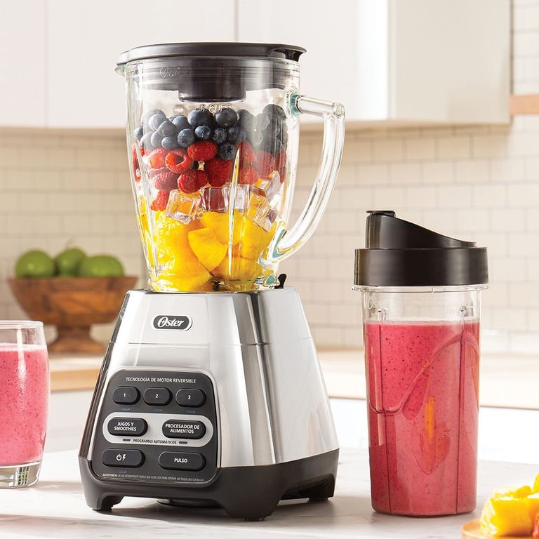 Licuadora BLSTPYG1311NBG Tecnología Reversible y Vaso Blend-N-Go 1.5Lts