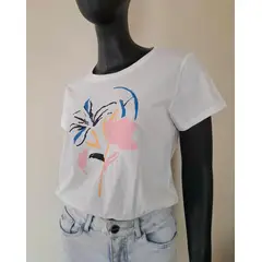 MARWAL - Polo Cropped Dalia , by , color hueso , manga corta , cintura elasticada.