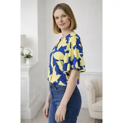 MARWAL - Blusa Celin  By  , color Azul / Amarillo , Manga Acampanada , Cintura elasticada , cuello en V.
