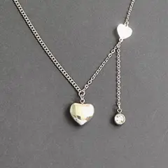 GENERICO - Collar Plateado de Corazones y Colgante con Zirconia Diseño Minimalista y Elegante para Mujer