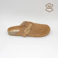 FAR WEST - Pantufla Sueco Mujer y Hombre Harper Color Camel de Cuero