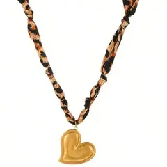 GENERICO - Collar de acero de titanio con diseño de Corazón