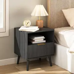 TU MESITA - Mesa de Noche Contemporánea Mariel Color Wengue