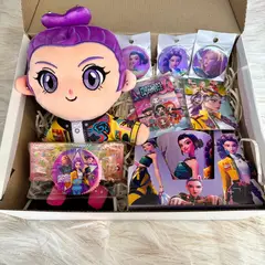 XCLUSIVE - KPOP DEMON HUNTER GUERRERAS BOX NAVIDAD 8 REGALOS C/PELUCHE