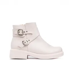 NEBULA - Botín Azumy - Nébula - Nude