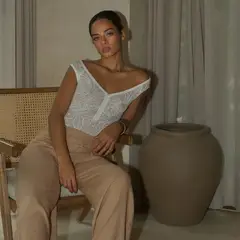 MULATA - Body Tejido Mujer Escote V Calado Floral