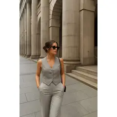 AMA OUTFITTERS - CHALECO SASTRERO CON BOTONES