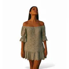 AMA OUTFITTERS - VESTIDO RUMBERO DE ENCAJE