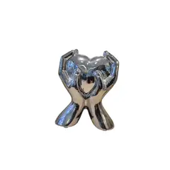 GENERICO - Manos entrelazadas en acabado plateado espejo