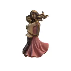 GENERICO - Abrazo entre Madre e Hijo