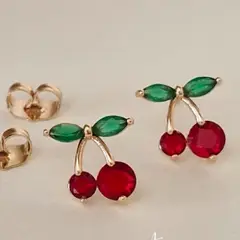 GENERICO - Aretes Cherry enchapados en oro 18K