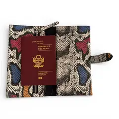 QARA - Porta Pasaporte de Cuero Genuino