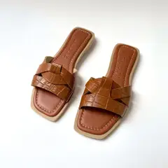 WHITE - Sandalias Flats en cuero tostado