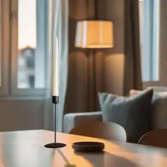 LAR DANIELSEN - Candelabro minimalista negro