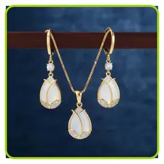 GENERICO - Set Aretes Colgantes y Collar Diseño Tulipan Dorado