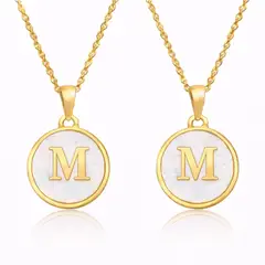 GENERICO - Collares de Pareja Letras M y M con Nácar en Acero Inoxidable Dorado 50 cm