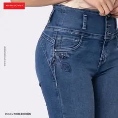 EVOLUTION - JEANS FLARE AINARA OSCURO