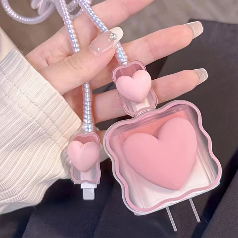 CASE PROTECTOR DE CORAZON TRANSPARENTE PARA CARGADOR DE IPHONE