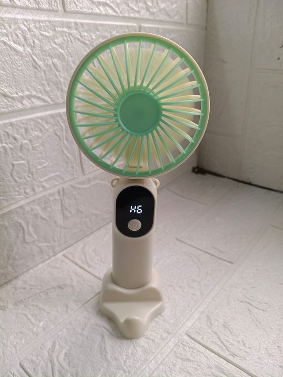 VENTILADOR RECARGABLE CREMA DE 5 VELOCIDADES