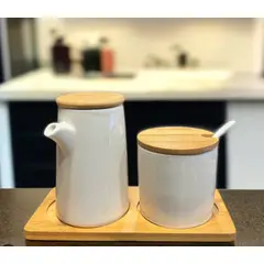 GENERICO - Azucarero y Jarra Lechera con Cuchara en Cerámica Blanca y Bambú