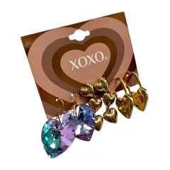 GENERICO - Elegantes aretes dorados corazón XOXO