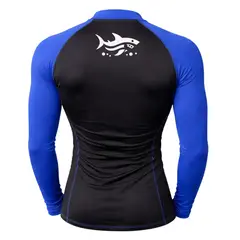 AQUA&MODA - LICRA CON PROTECCION UV AQUAMODA LAMNCMALTBBR UNISEX NEGRO CON MANGAS AZULES LOG TIBURÓN BLANC REFL