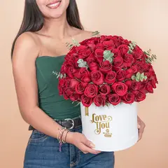 MAGIA PE - Hat Box 100 rosas San Valentín