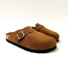 WHITE - Zuecos en cuero color Café