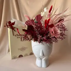 CHAPA ESA FLOR - Arreglo “Niña Enamorada” de Flores Secas Edición San Valentín