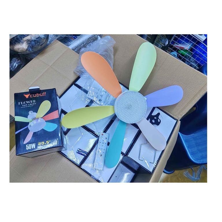 FOCO VENTILADOR DE TECHO, 3 LUCES 5 ASPAS DE COLORES