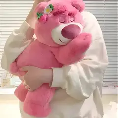 GENERICO - PELUCHE DE FRESAS OSO LOTSO ECHADO mide 60cm