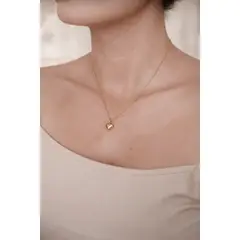 GENERICO - Collar dorado con dije corazón bombita