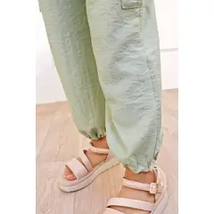 KIDS MASHMELO - Pantalón con pretina elasticada bolsillos cargo y reguladores en basta para niñas