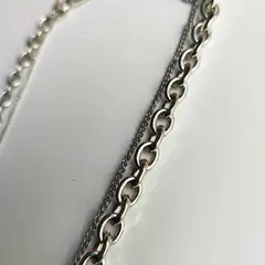 GENERICO - Collar Doble Plateado con Cadena Tipo Cubano y Dije Circular