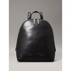CALVIN KLEIN - CARTERA EMBOSSED CALVIN ROUND BACKPACK CK