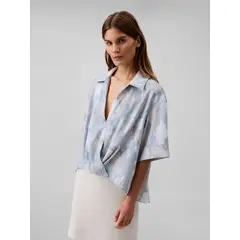 CALVIN KLEIN - BLUSA CREPE FAUX WRAP SS TOP - PRINT CK
