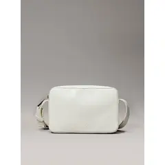 CALVIN KLEIN - CARTERA EMBOSSED LOGO CAMERA BAG CK