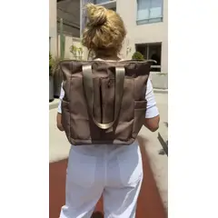 GENERICO - BOLSO TOTE TIPO MOCHILA PORTALAPTOP PREMIUM COLOR MARRON