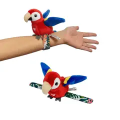 QUALITY PRODUCTS - Pájaros Interactivo con Muñequera Repiten Aletean y Cantan - Happy Yappers Loro Rojo
