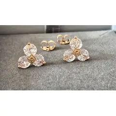 GENERICO - Aretes Flor Punto de Luz bañados en Oro 18k