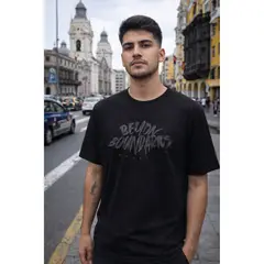 GENERICO - Polo Hombre Urbano “Beyond Boundaries” Negro Streetwear Casual