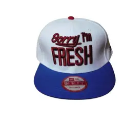 GENERICO - Gorra Blanca con visera Plana Azulina con Regulador y la palabra Fresh