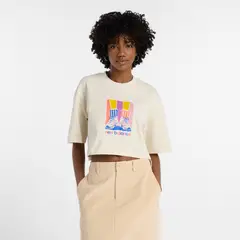NEW BALANCE - Polo Mujer Athletics Gradient Shoes T-shirt Crema