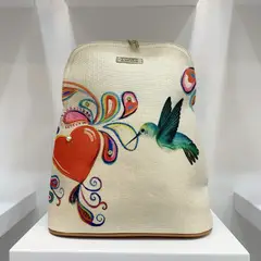 CHULA TULUM - MOCHILA MODELO BACKPACK CHULA CON ESTAMPADO COLIBRI GOTAS