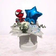 VI REGALANDO AMOR - Mini Box Liam - Peluche spiderman- Flores azules