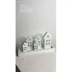 GENERICO - Decoración minimalista de villa en base rectangular de concreto