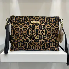 CHULA TULUM - CARTERA MODELO CLUTCH CON ESTAMPADO ANIMAL PRINT