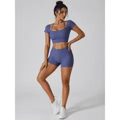GENERICO - CONJUNTO DEPORTIVO SHORT Y CROP MANGA CORTA