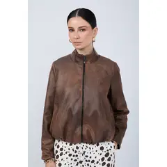 BANATY - CASACA DE CUERINA BOMBER CON CIERRE Y CUELLO ALTO CLEO